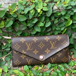 Louis Vuitton Josephine Wallet w/pink interior